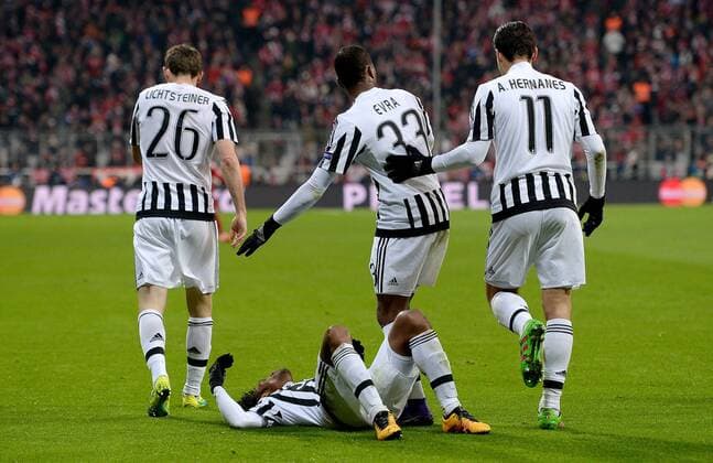 16.03.2016, xjhx, Fussball Champions League, FC Bayern Muenchen - Juventus Turin, emspor, v.l. Juan Cuadrado (Juventus Turin) und Spieler von Juventus Turin Torjubel, Goal celebration, celebrate the goal zum 0:2