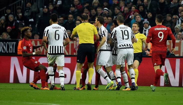 16.03.2016, xjhx, Fussball Champions League, FC Bayern Muenchen - Juventus Turin, emspor, v.l. Rudelbildung mit Spieler vom FC Bayern Muenchen und Spieler von Juventus Turin