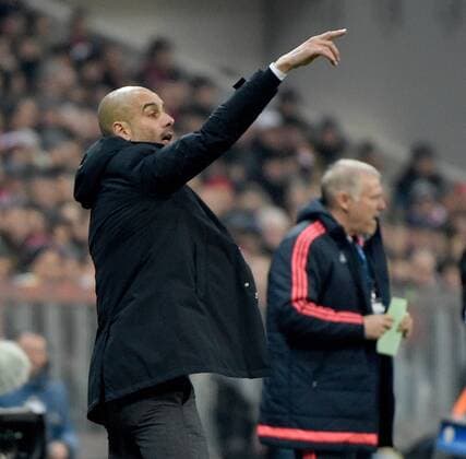 16.03.2016, xjhx, Fussball Champions League, FC Bayern Muenchen - Juventus Turin, emspor, v.l. Josep Pep Guardiola (Trainer FC Bayern Muenchen) gibt Anweisungen, gestikuliert, mit den Armen gestikulieren gives instructions, gesticulate, gesticolando.