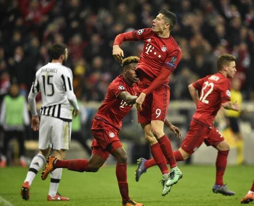 TOR zum 1:2 durch Robert Lewandowski FC Bayern München Torjubel mit David Alaba FC Bayern München FC Bayern München FCB vs Juventus Turin UEFA Champions-League CL Achtelfinale Rückspiel Saison 2015 2016 München Allianz Arena 16.03.2016 FC Bayern München FCB vs Juventus Turin
