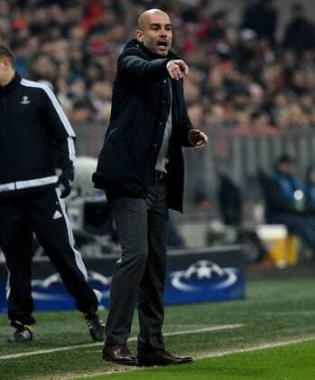 16.03.2016, xjhx, Fussball Champions League, FC Bayern Muenchen - Juventus Turin, emspor, v.l. Josep Pep Guardiola (Trainer FC Bayern Muenchen) gibt Anweisungen, gestikuliert, mit den Armen gestikulieren gives instructions, gesticulate, gesticolando.