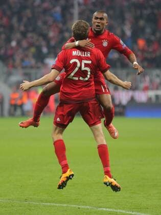 Thomas MUELLER, MÜLLER, FCB 25 Torschuss, schiesst das Tor zum 2-2 Torjubel, Jubel nach dem Tor FC BAYERN MUENCHEN - JUVENTUS TURIN Achtelfinale, Football UEFA Champions League, Munich, 16.03.2016 CL Saison 2015 2016