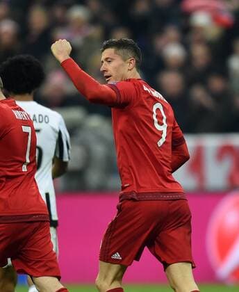 FUSSBALL CHAMPIONS LEAGUE SAISON 2015 2016 ACHTELFINALE RUECKSPIEL FC Bayern Muenchen - Juventus Turin 16.03.2016 Robert Lewandowski (FC Bayern Muenchen) jubelt nach dem Tor zum 1:2 