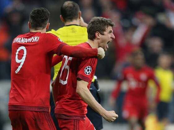 SOCCER - CL, Bayern vs Juventus MUNICH,GERMANY,16.MAR.16 - SOCCER - UEFA Champions League, Round of 16, FC Bayern Muenchen vs Juventus Turin. Image shows the rejoicing of Robert Lewandowski and Thomas Mueller (Bayern). GEPAxpictures xThomasxBachun