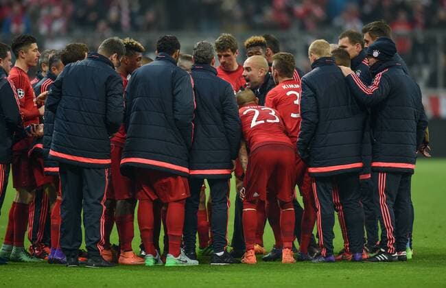 FUSSBALL CHAMPIONS LEAGUE SAISON 2015 2016 ACHTELFINALE RUECKSPIEL FC Bayern Muenchen - Juventus Turin 16.03.2016 Trainer Pep Guardiola (FC Bayern Muenchen) motiviert seine Mannschaft fuer die Verlaengerung 