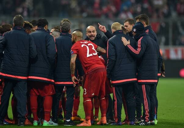 FUSSBALL CHAMPIONS LEAGUE SAISON 2015 2016 ACHTELFINALE RUECKSPIEL FC Bayern Muenchen - Juventus Turin 16.03.2016 Trainer Pep Guardiola (FC Bayern Muenchen) motiviert seine Mannschaft fuer die Verlaengerung 