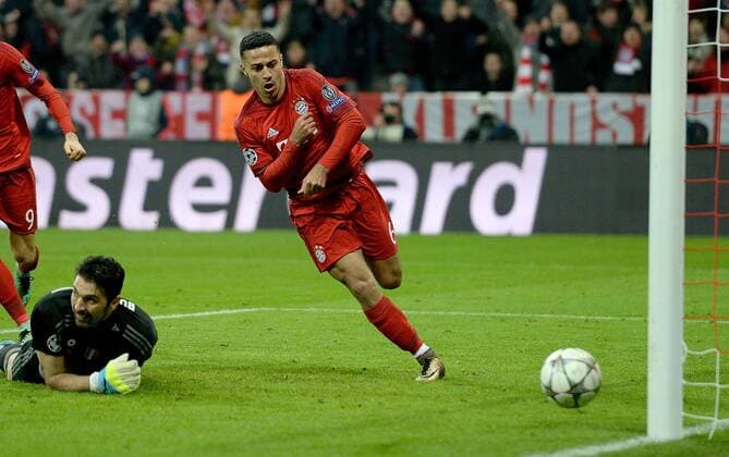 16.03.2016, xjhx, Fussball Champions League, FC Bayern Muenchen - Juventus Turin, emspor, v.l. Thiago Alcantara (FC Bayern Muenchen) Torjubel, Goal celebration, celebrate the goal zum 3:2