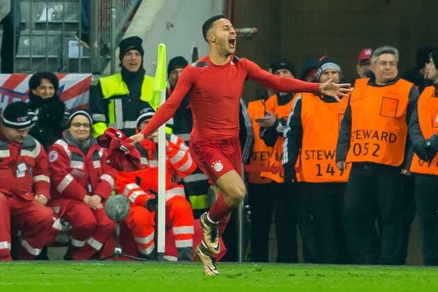 Mittwoch 16.03.2016, CL, UEFA Champions League, Saison 2015 2016, Achtelfinale Rueckspiel in Muenchen, FC Bayern Muenchen - Juventus Turin, bejubelt sein Tor zum 3 zu 2 Thiago Alcantara (FC Bayern 6) DeFodi507