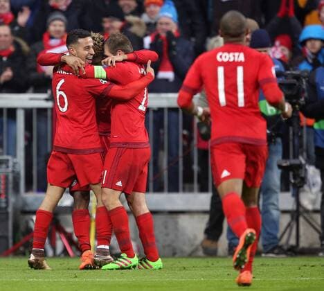 SOCCER - CL, Bayern vs Juventus MUNICH,GERMANY,16.MAR.16 - SOCCER - UEFA Champions League, Round of 16, FC Bayern Muenchen vs Juventus Turin. Image shows the rejoicing of Thiago Alcantara, Kingsley Coman, Philipp Lahm and Douglas Costa (Bayern). GEPAxpictures xThomasxBachun