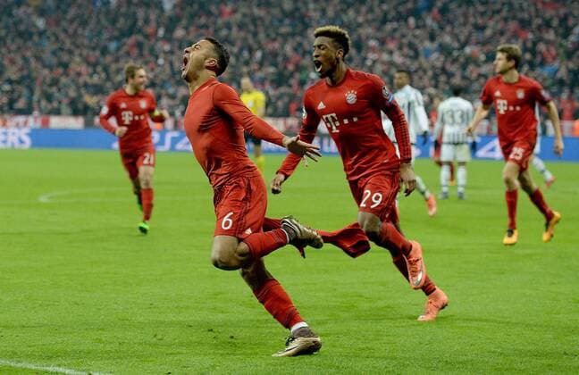 16.03.2016, xjhx, Fussball Champions League, FC Bayern Muenchen - Juventus Turin, emspor, v.l. Thiago Alcantara (FC Bayern Muenchen), Kingsley Coman (FC Bayern Muenchen) Torjubel, Goal celebration, celebrate the goal zum 3:2