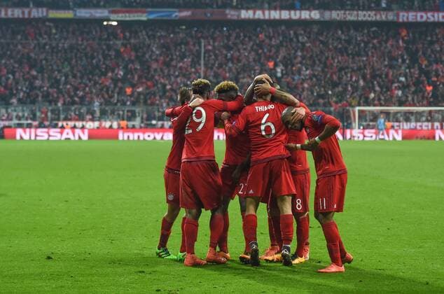 FUSSBALL CHAMPIONS LEAGUE SAISON 2015 2016 ACHTELFINALE RUECKSPIEL FC Bayern Muenchen - Juventus Turin 16.03.2016 Die Spieler vom FC Bayern bejubeln das Tor zum 4:2 