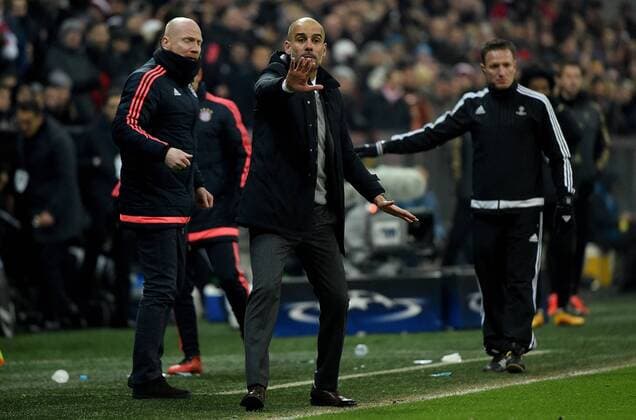 16.03.2016, xjhx, Fussball Champions League, FC Bayern Muenchen - Juventus Turin, emspor, v.l. Josep Pep Guardiola (Trainer FC Bayern Muenchen) gibt Anweisungen, gestikuliert, mit den Armen gestikulieren gives instructions, gesticulate, gesticolando.
