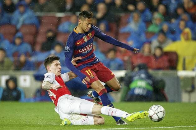 (L-R) Hector Bellerin of Arsenal FC, Neymar of FC Barcelona Barca during the UEFA Champions League round of 16 match between FC Barcelona and Arsenal on March 16, 2015 at the CampNou stadium in Barcelona, Spain. FC Barcelona v Arsenal UEFA Champions League 2015 2016 xVIxxIVx 5168617
