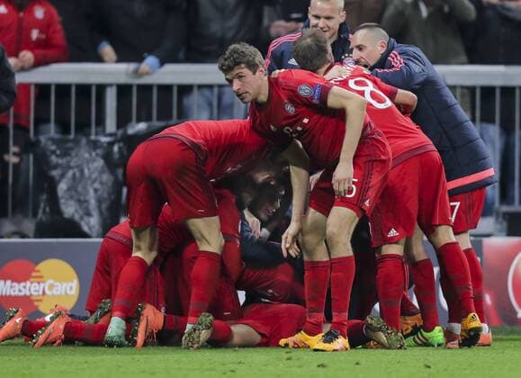 Thiago ALCANTARA, FCB 6 Torjubel, Jubel nach dem Tor zum 3-2 mit Thomas MUELLER, MÜLLER, FCB 25 Franck RIBERY, FCB 7 FC BAYERN MUENCHEN - JUVENTUS TURIN 4-2 Achtelfinale, Football UEFA Champions League, Munich, 16.03.2016 CL Saison 2015 2016