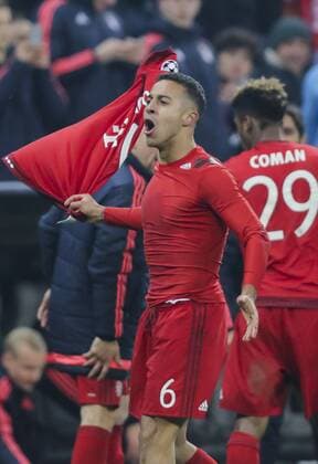 Thiago ALCANTARA, FCB 6 Torjubel, Jubel nach dem Tor zum 3-2 FC BAYERN MUENCHEN - JUVENTUS TURIN 4-2 Achtelfinale, Football UEFA Champions League, Munich, 16.03.2016 CL Saison 2015 2016