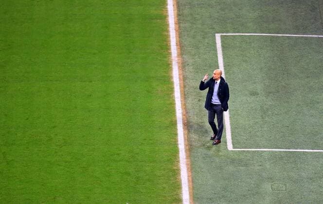 16.03.2016, Fussball Championsleague 2015 2016, Achtelfinale Rückspiel, FC Bayern München - Juventus Turin, in der Allianzarena München. Trainer Pep Guardiola (FC Bayern München) einsam an der Seitenlinie. 