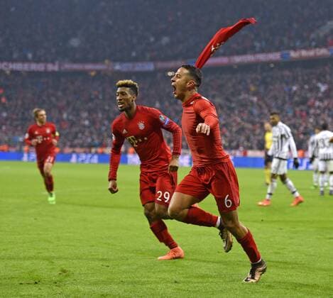 16.03.2016, Fussball Championsleague 2015 2016, Achtelfinale Rückspiel, FC Bayern München - Juventus Turin, in der Allianzarena München. Torjubel zum 3:2 von Thiago (re, FC Bayern München) mit Kingsley Coman (li, Bayern München). 