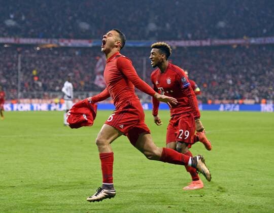 16.03.2016, Fussball Championsleague 2015 2016, Achtelfinale Rückspiel, FC Bayern München - Juventus Turin, in der Allianzarena München. Torjubel zum 3:2 von Thiago (li, FC Bayern München) mit Kingsley Coman (re, Bayern München). 