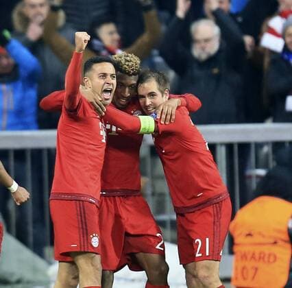 16.03.2016, Fussball Championsleague 2015 2016, Achtelfinale Rückspiel, FC Bayern München - Juventus Turin, in der Allianzarena München. Thiago (FC Bayern München) jubelt mit Kingsley Coman (Bayern München) und Philipp Lahm (FC Bayern München) 