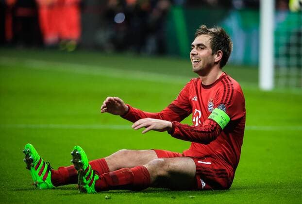 (160317) -- MUNICH, March 16, 2016 -- Bayern Munich s Philipp Lahm reacts during the round of 16 second leg match of UEFA Champions League between Bayern Munich and Juventus in Munich, Germany, on March 16, 2016. Bayern Munich won the match by 4-2 and advanced to the quarterfinal with a 6-4 aggregate victory. ) (SP)GERMANY-MUNICH-UEFA CHAMPIONS LEAGUE-ROUND OF 16 SECOND LEG-BAYERN MUNICH VS JUVENTUS PhilippexRuiz 