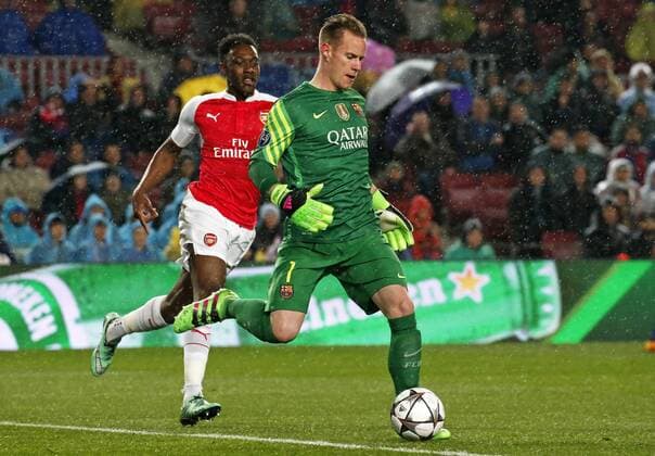 March 16, 2016 - Barcelona, Catalonia, Spain - BARCELONA -march 16- SPAIN: Danny Welbeck and Andre Ter Stegen during the match between FC Barcelona Barca and Arsenal FC, corresponding to the second legh of the 1 8 final of the Champions League, played at the Camp Nou Stadium, on march 16, 2016. Uefa Champions League Round of 16: Barcelona vs Arsenal  - ZUMAn230