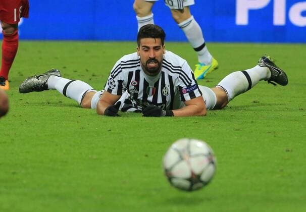 Themen der Woche SPORT Bilder des Tages - SPORT 16.03.2016, CL, FC Bayern vs Juventus Turin, Allianz Arena München, Fussball, im Bild: Sami Khedira (Juve)