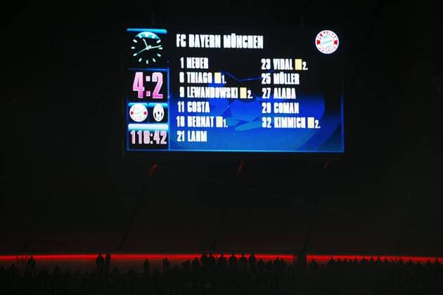 Champions League Achtelfinale, FC Bayern Muenchen vs. Juventus Turin, Allianz Arena, Muenchen 16.03.2016 anzeigetafel