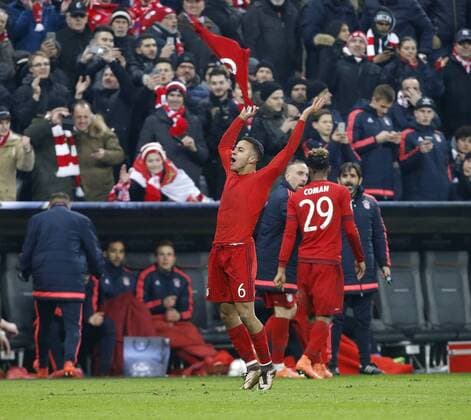 Torjubel 4:2 München , Torschütze Thiago (Bayern) . FC Bayern München-Juventus Turin . München, GER, 16.03.2016, Achtelfinale Rückspiel, Fussball-Champions League 2015-2016 .