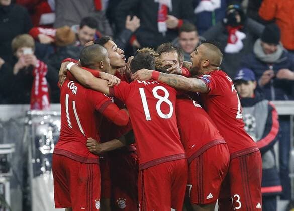 Tporjubel 4:2 München, V.li. Douglas Costa (Bayern) , Thiago (Bayern) , Juan Bernat (Bayern) , David Alaba (Bayern) , Arturo Vidal (Bayern) .. FC Bayern München-Juventus Turin . München, GER, 16.03.2016, Achtelfinale Rückspiel, Fussball-Champions League 2015-2016 .