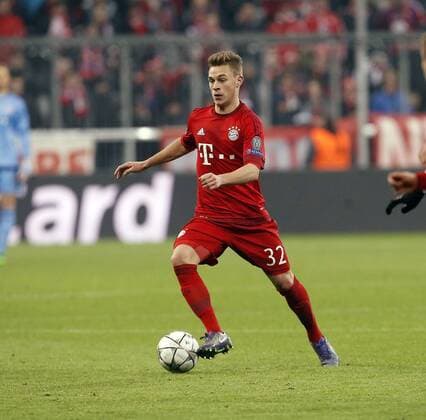 Joashua Kimmich (Bayern) . Einzelaktion am Ball . FC Bayern München-Juventus Turin . München, GER, 16.03.2016, Achtelfinale Rückspiel, Fussball-Champions League 2015-2016 .