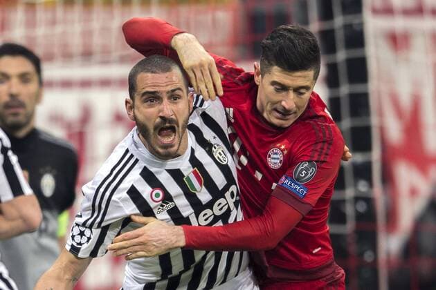 Leonardo Bonucci (Juventus), Robert Lewandowski (Bayern), MARCH 16, 2016 - Football Soccer : UEFA Champions League Round of 16, 2nd leg match between FC Bayern Munchen 4-2 Juventus at Allianz Arena in Munich, Germany. NoxThirdxPartyxSales  (ptmb089637)