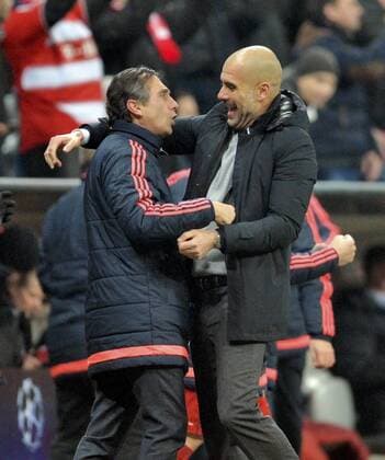 16.03.2016, Fussball Championsleague 2015 2016, Achtelfinale Rückspiel, FC Bayern München - Juventus Turin, in der Allianzarena München. Trainer Pep Guardiola (FC Bayern München) jubelt nach dem Schlusspfiff mit seinem Management-Berater Manel Estiarte (li, FC Bayern München) 
