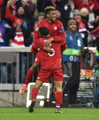 16.03.2016, Fussball, Saison 2015 2016, Champions League, Achtelfinale, FC Bayern Muenchen - Juventus Turin 4:2 n.V., Jubel Kingsley Coman (Bayern Muenchen) und Thiago Alcantara (Bayern Muenchen), vorne.