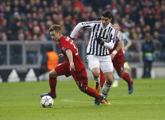V.li. Joashua Kimmich (Bayern) , Alvaro Morata (Juve) . FC Bayern München-Juventus Turin . München, GER, 16.03.2016, Achtelfinale Rückspiel, Fussball-Champions League 2015-2016 .