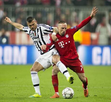 Stefano Sturaro (Juve), Franck Ribery (Bayern) 16.03.2016, München, Bayern München vs. Juventus Turin Â