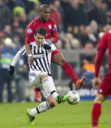 Hernanes (Juve), Douglas Costa (Bayern) 16.03.2016, München, Bayern München vs. Juventus Turin Â