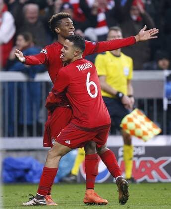COMAN Kingsley Team FC Bayern Muenchen jubelt nach seinem Tor zum 4: 2 mit THIAGO UEFA Champions League Achtelfinale FC Bayern Muenchen-Juventus 4 : 2 am 16. Maerz 2016 in Muenchen 
