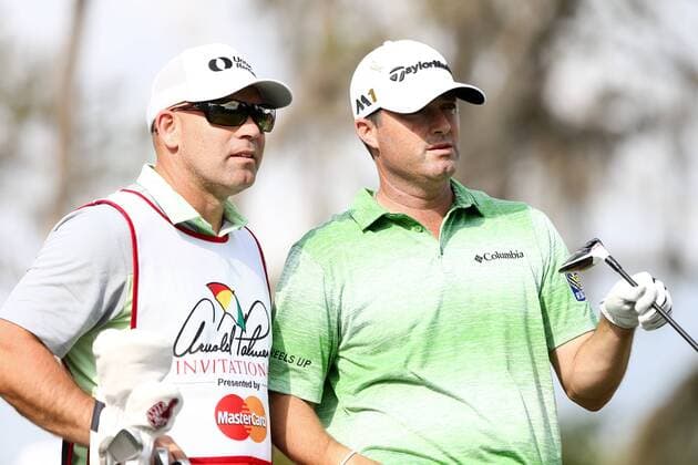 March 17, 2016 - Orlando, Florida, United States - Ryan Palmer (R) and his caddie James Edmondson wait to tee off the 15th hole during the first round of the Arnold Palmer Invitational at Bay Hill Club & Lodge. PGA Golf Herren 2016 - Arnold Palmer Invitational - Round 1 - ZUMAw109