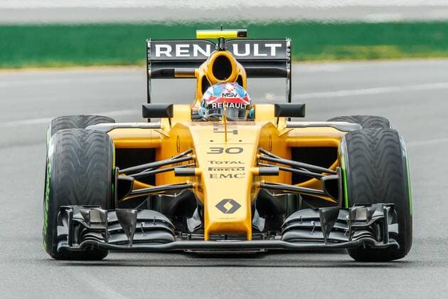 March 18, 2016: Jolyon Palmer (GBR) 30 from the Renault F1 team rounds turn 2 during practise session one at the 2016 Australian Formula One Grand Prix at Albert Park, Melbourne, Australia. Formula One 2016: Australia Day 2 - ZUMAc04_