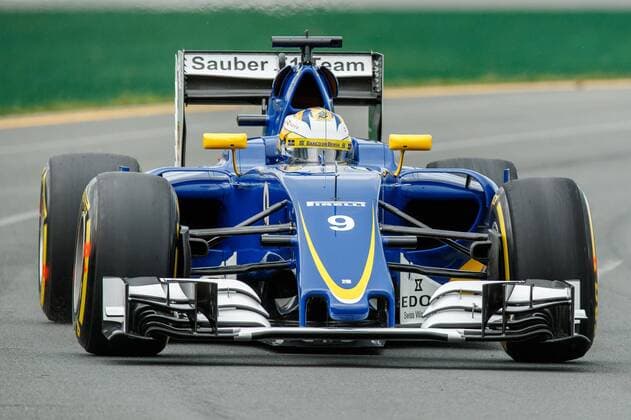 March 18, 2016: Marcus Ericsson (SWE) 9 from the Sauber F1 Team rounds turn 2 during practise session one at the 2016 Australian Formula One Grand Prix at Albert Park, Melbourne, Australia. Formula One 2016: Australia Day 2 - ZUMAc04_