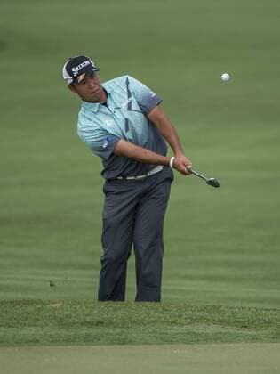 March 18, 2016 - Orlando, FL, U.S: Hideki Matsuyama of Japan chips up to the 6th green during second round golf action of the Arnold Palmer Invitational presented by MasterCard held at Arnold Palmer s Bay Hill Club & Lodge in Orlando, Fl. Romeo T Guzman CSM. PGA Golf Herren 2016: Arnold Palmer Invitational Rnd 2 MAR 18 - ZUMAcg2_