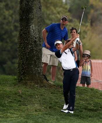 March 18, 2016 - Orlando, Florida, United States - Ian Poulter hits out of the rough on the 18th hold during the second round of the Arnold Palmer Invitational at Bay Hill Club & Lodge. PGA Golf Herren 2016 - Arnold Palmer Invitational - Round 2 - ZUMAw109