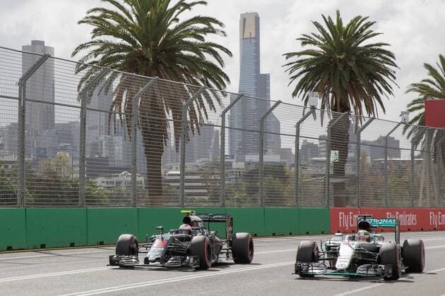 March 19, 2016: Jenson Button (GBR) 22 from the McLaren Honda Formula 1 team and Lewis Hamilton (GBR) 44 from the Mercedes AMG Petronas team during practise session three at the 2016 Australian Formula One Grand Prix at Albert Park, Melbourne, Australia. Formula One 2016: Australia Day 3 - ZUMAc04_