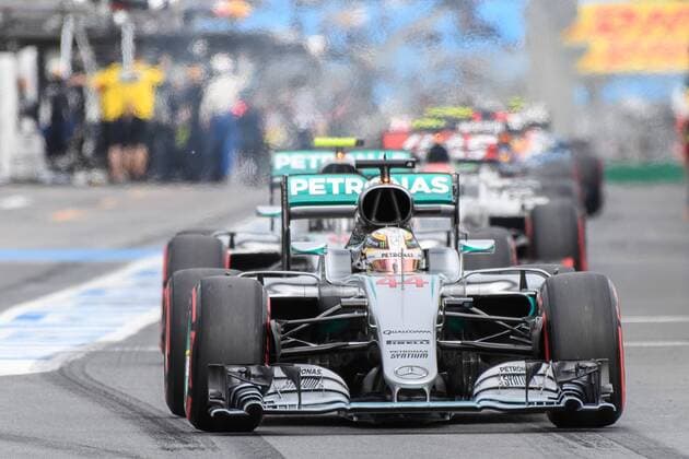 March 19, 2016: Lewis Hamilton (GBR) 44 from the Mercedes AMG Petronas team leaving the pits for qualifying at the 2016 Australian Formula One Grand Prix at Albert Park, Melbourne, Australia. Formula One 2016: Australia Day 3 - ZUMAc04_