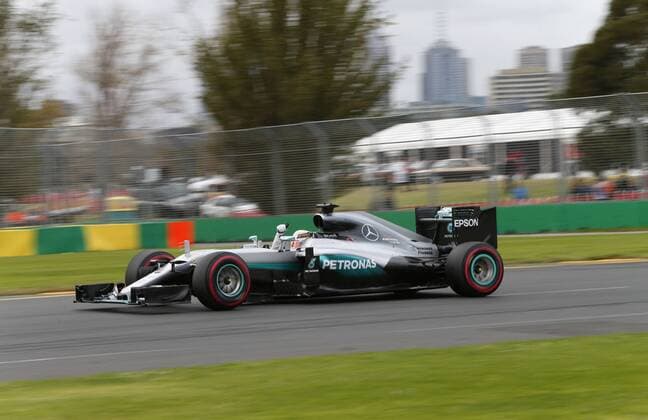 Motorsports: FIA Formula One World Championship WM Weltmeisterschaft 2016, Grand Prix of Australia, 44 Lewis Hamilton (GBR, Mercedes AMG Petronas Formula One Team), xHOCHxZWEIx
