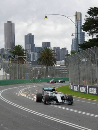 (160319) -- MELBOURNE, March 19, 2016 -- Mercedes AMG Petronas Formula One driver Nico Rosberg of Germany races during the qualifying session of Australian Formula One Grand Prix at Albert Park in Melbourne, Australia, March 19, 2016. Mercedes AMG Petronas Formula One driver Lewis Hamilton won the pole position. The Australian Formula One Grand Prix will take place in Melbourne on March 20. ) (SP)AUSTRALIA-MELBOURNE-F1-QUALIFYING SESSION BaixXue 