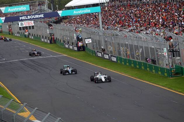 Australian Grand Prix, Melbourne 17 - 20 March 2016 20.03.2016 - Race, Felipe Massa (BRA) Williams FW38 leads Lewis Hamilton (GBR) Mercedes AMG F1 W07 Hybrid 