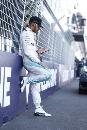 Motorsports: FIA Formula One World Championship WM Weltmeisterschaft 2016, Grand Prix of Australia, 44 Lewis Hamilton (GBR, Mercedes AMG Petronas Formula One Team), xHOCHxZWEIx