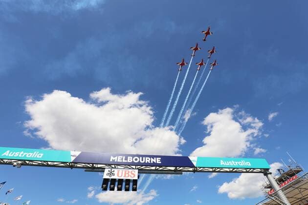 Motorsports: FIA Formula One World Championship WM Weltmeisterschaft 2016, Grand Prix of Australia, airshow, Flugshow, Flugschau, Flugzeuge, airplanes, aircraft xHOCHxZWEIx