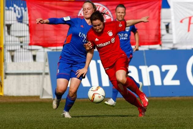 GER,1.FFBL, Muenchen, FC Bayern Muenchen vs USV Jena 19.03.2016, Gruenwalder Stadion, Muenchen,1.FFBL, FC Bayern Muenchen vs. USV Jena, im Bild ein Laufduell zwischen Annalena Breitenbach (USV Jena 5) und Nicole Rolser (Bayern 29) nphxRMG